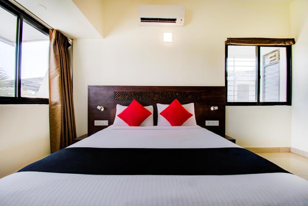 Bedroom with AC at Hotel Xec Residency