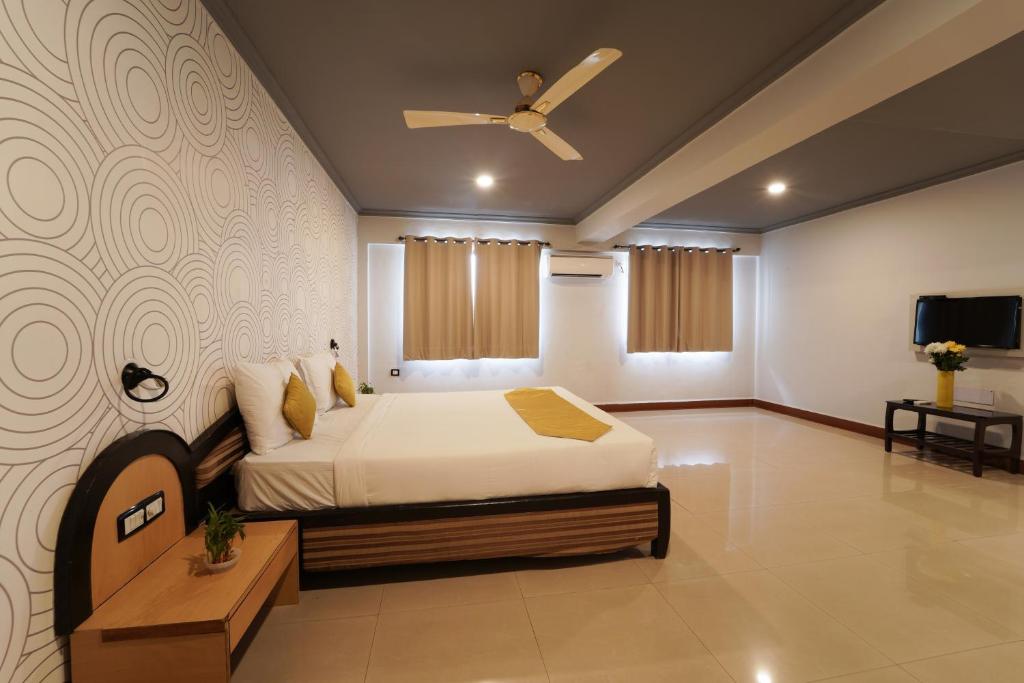 3 star hotel suite bedroom The Treat Hotel in Madgaon